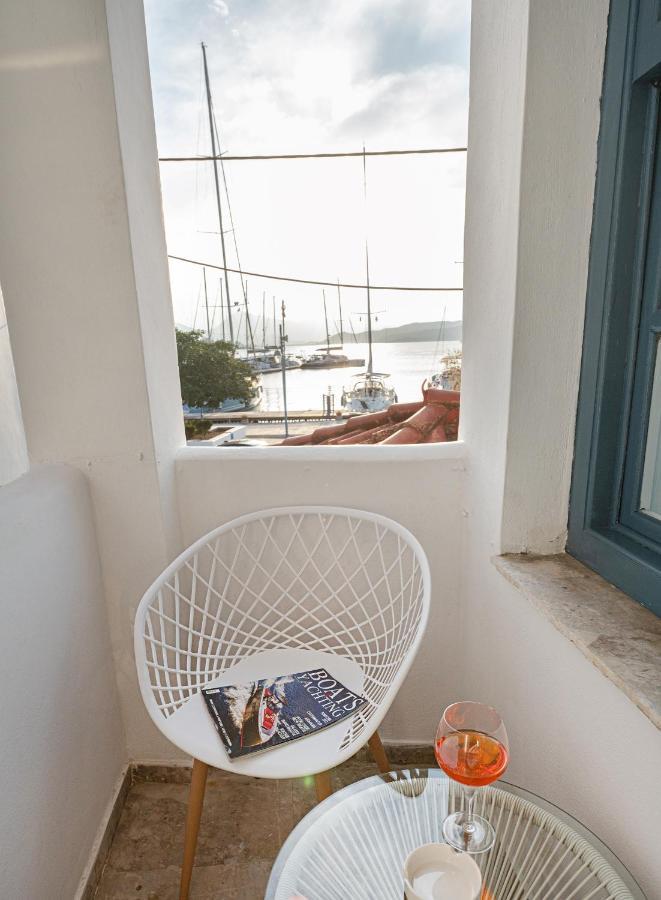 The White Rose Apartment Poros Town Екстериор снимка